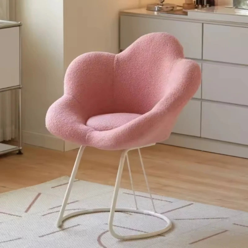 Petal Stool - pink
