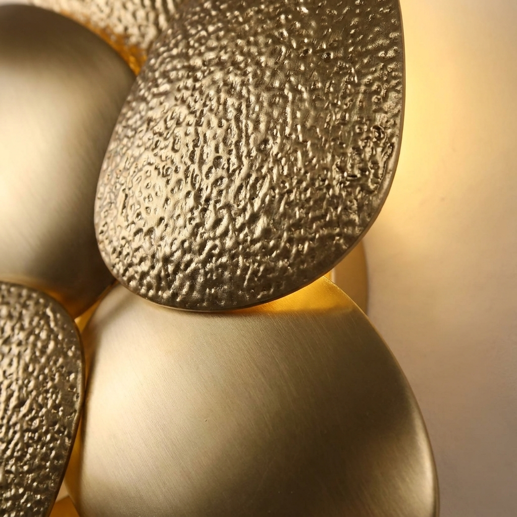 Nacre wall sconce, detail