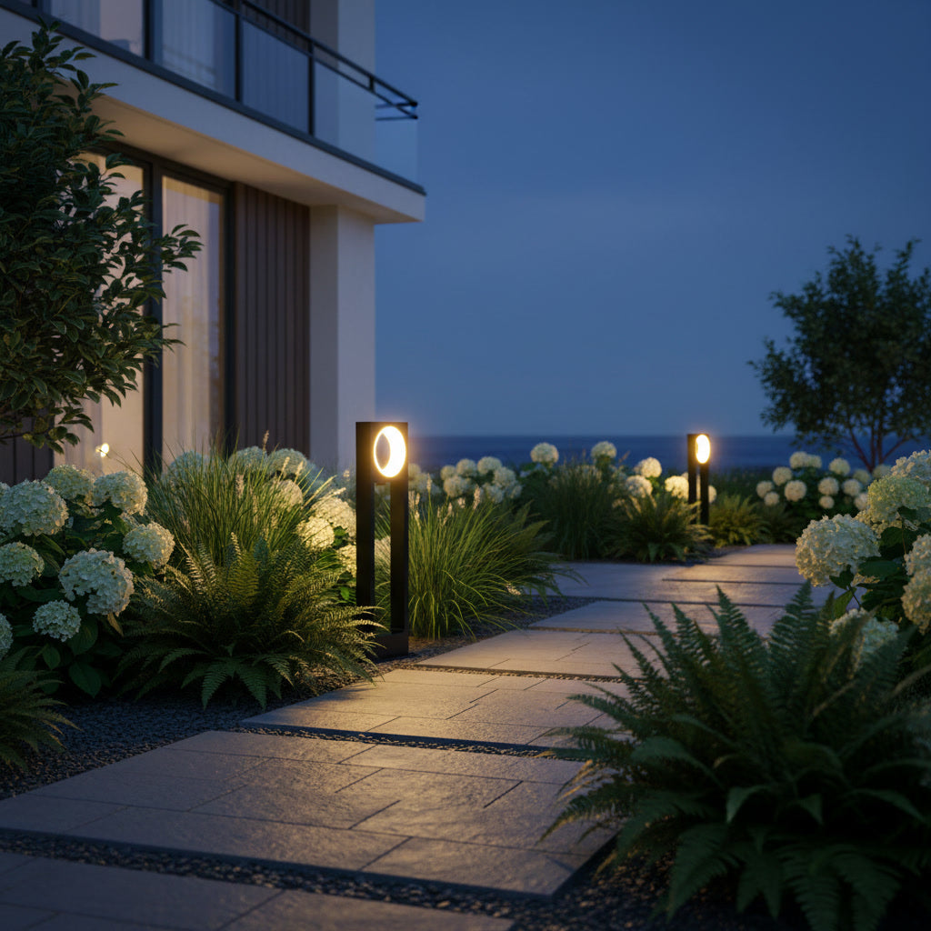 [DRAFT] Helios Garden Bollard lifestyle 1